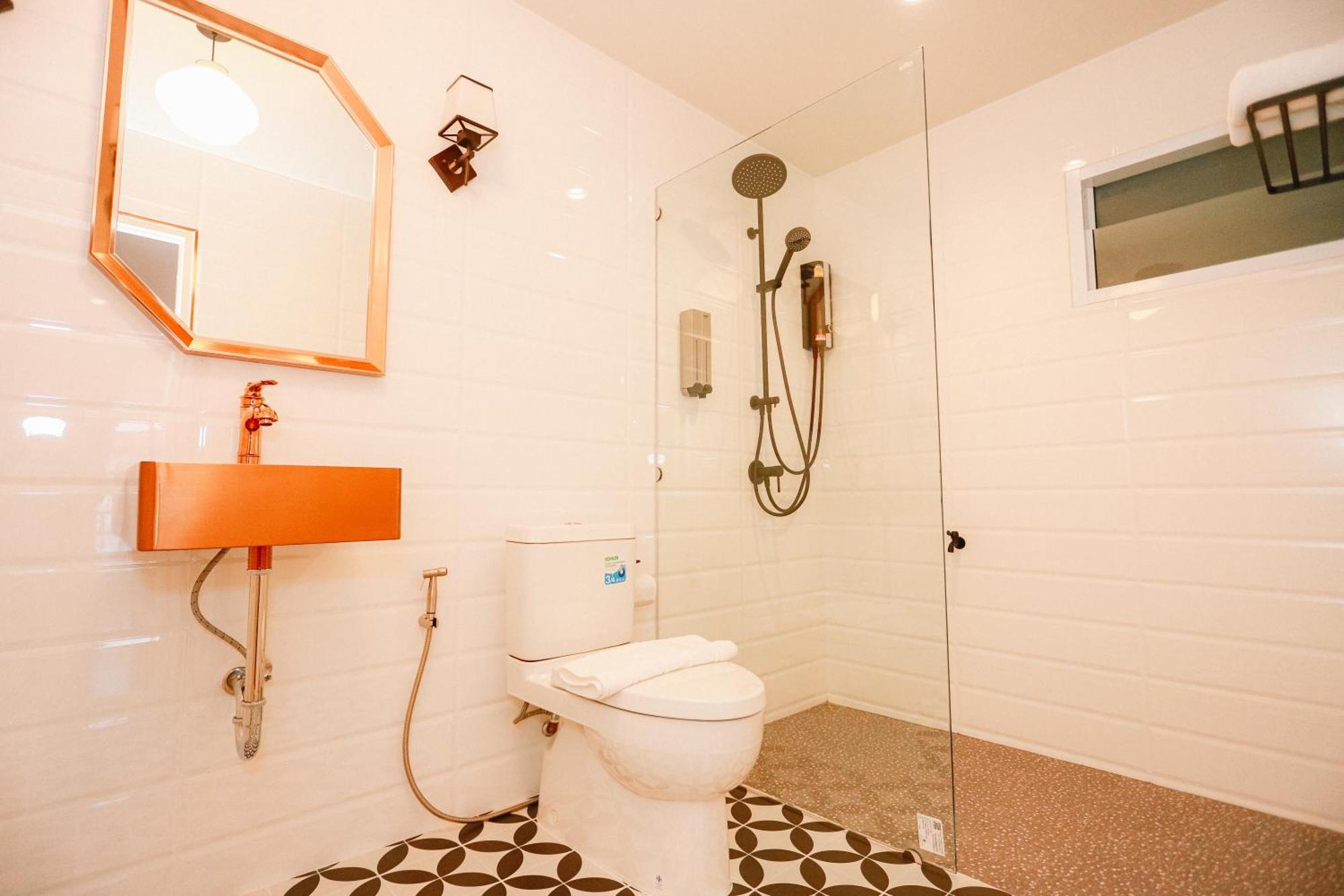 Ban Chamun Chertel Poshtel מראה חיצוני תמונה