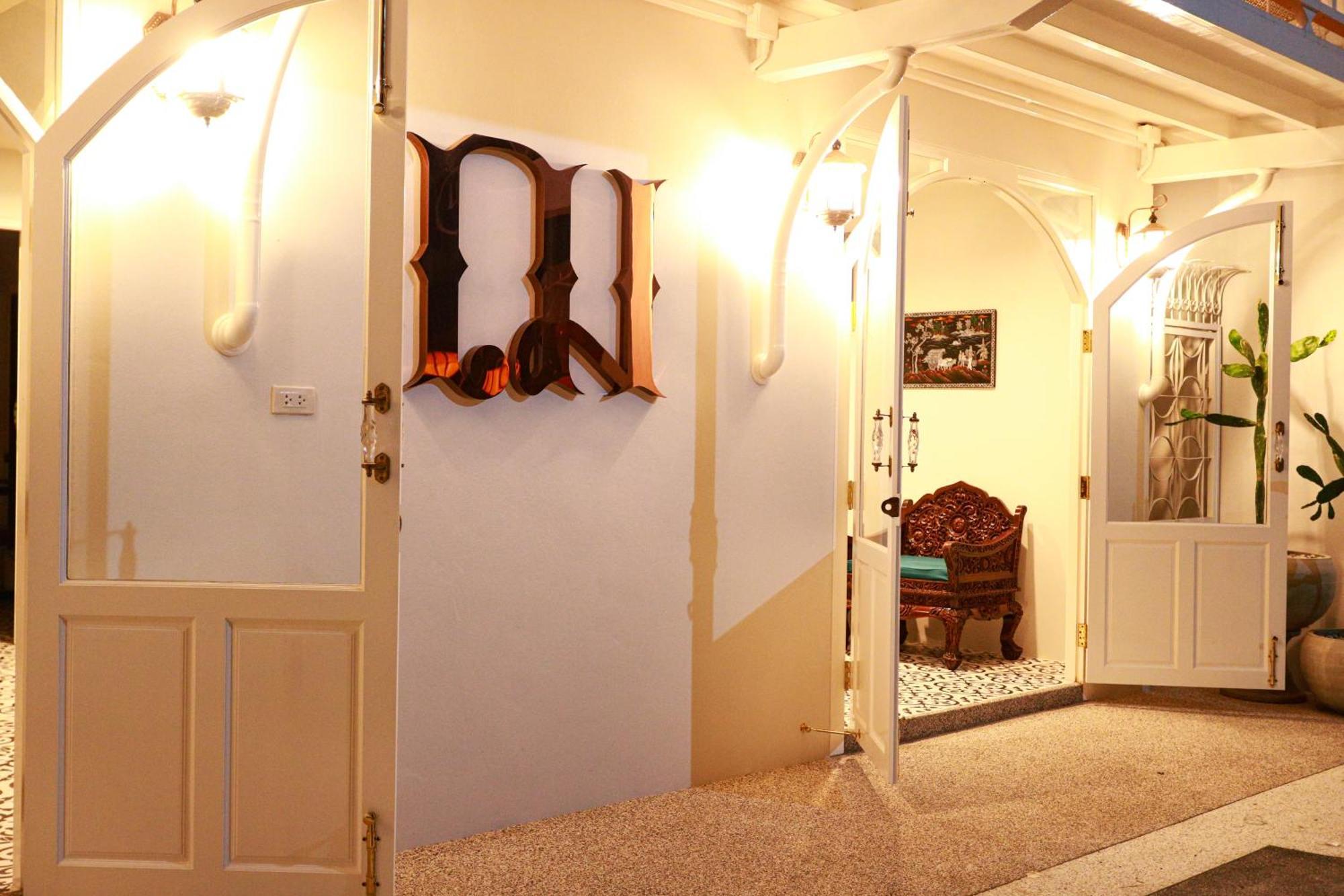Ban Chamun Chertel Poshtel מראה חיצוני תמונה