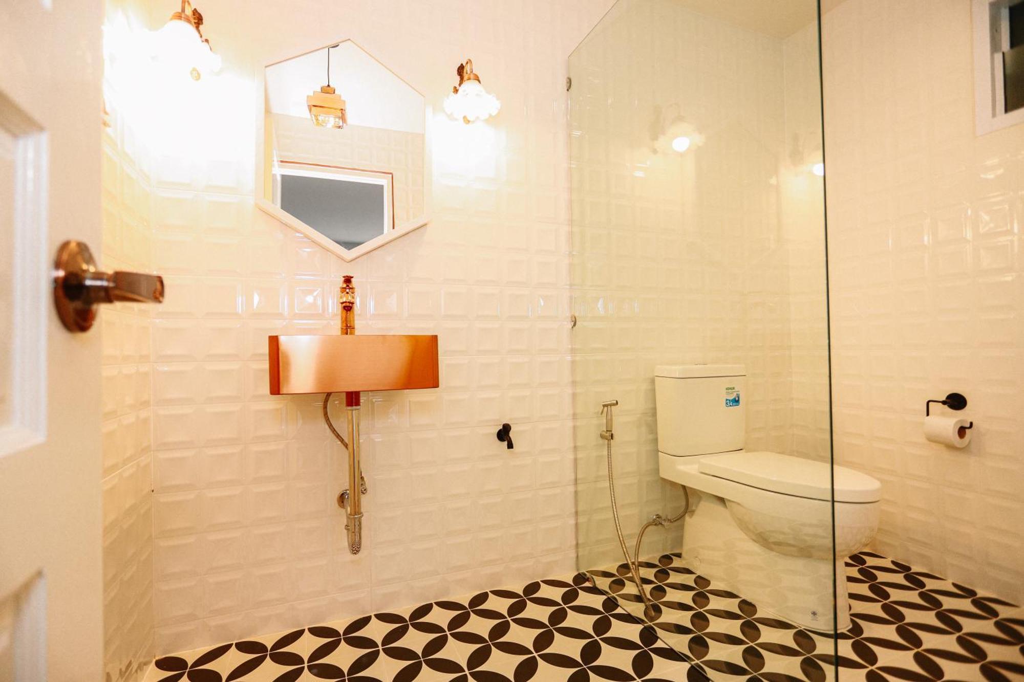 Ban Chamun Chertel Poshtel מראה חיצוני תמונה